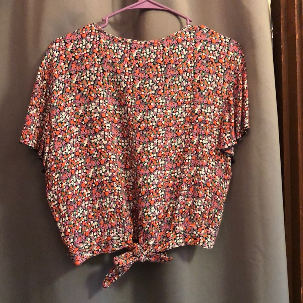 Floral Top - Picture 2 of 2